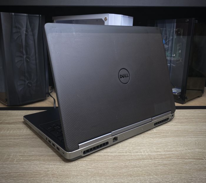 Ноутбук Dell Precision 7510 i7-6820HQ 32Gb 1Tb HDD 512SSD M1000M Б/В
