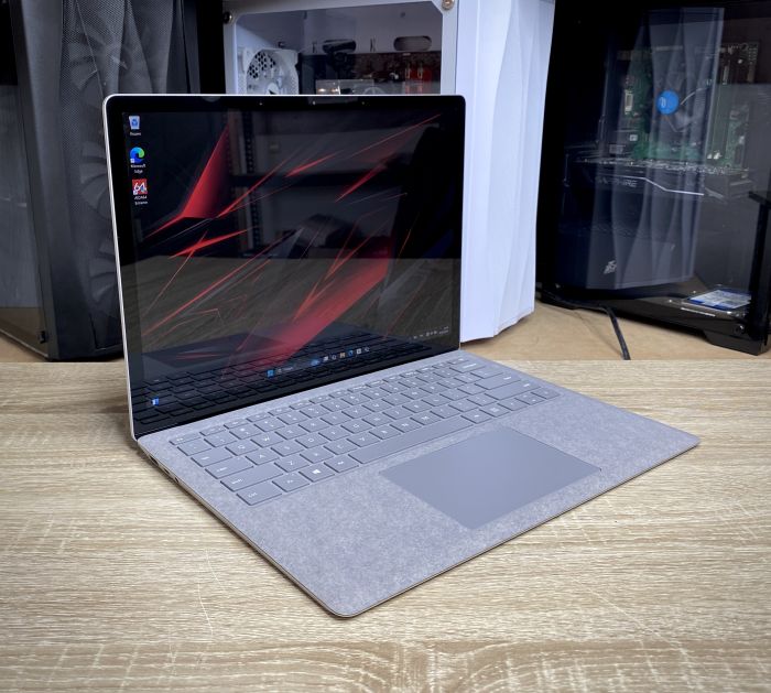 Ноутбук сенсорний Microsoft Surface I5-1035G7 8Gb 256Gb SSD Б/В