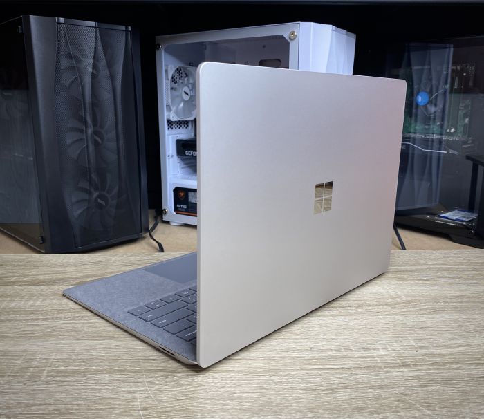 Ноутбук сенсорний Microsoft Surface I5-1035G7 8Gb 256Gb SSD Б/В