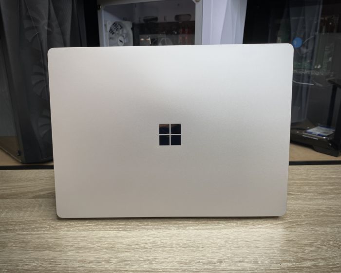 Ноутбук сенсорний Microsoft Surface I5-1035G7 8Gb 256Gb SSD Б/В