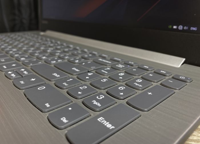 Ноутбук Lenovo i5-7200U 12Gb 512SSD 940MX Б/В