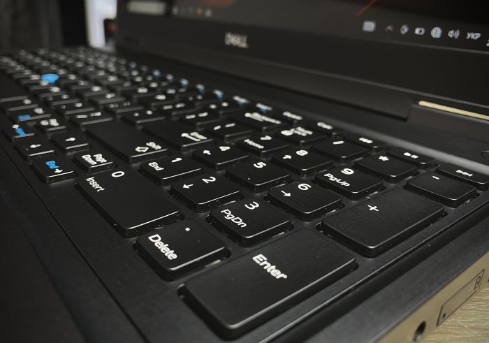 Сенсорний ноутбук Dell Latitude 5580 i5-6440HQ 8Gb 256SSD 940MX Б/В