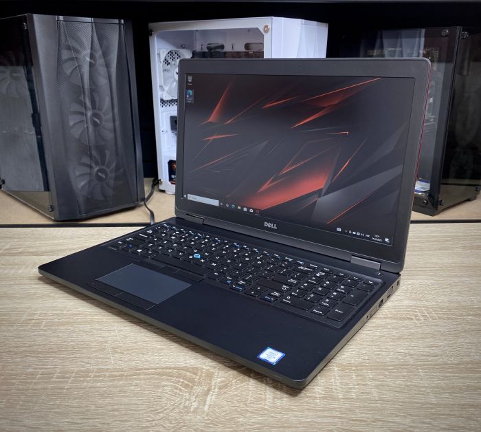 Ноутбук Dell Latitude 5580 i5-6440HQ 8Gb 256SSD 940MX Б/ВВ