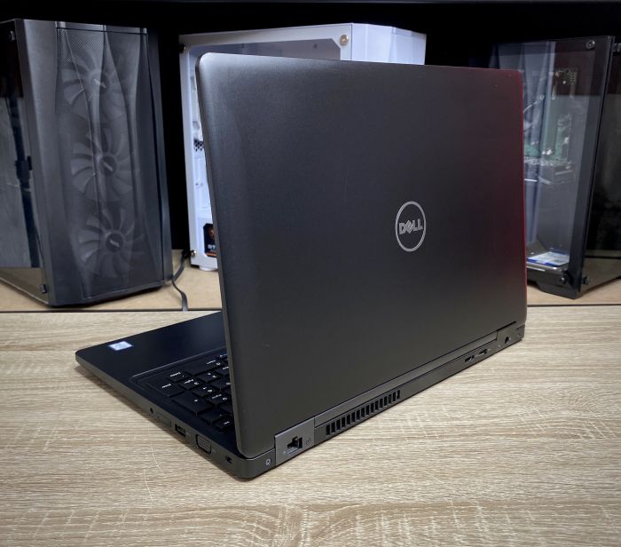 Ноутбук Dell Latitude 5580 i5-6440HQ 8Gb 256SSD 940MX Б/ВВ