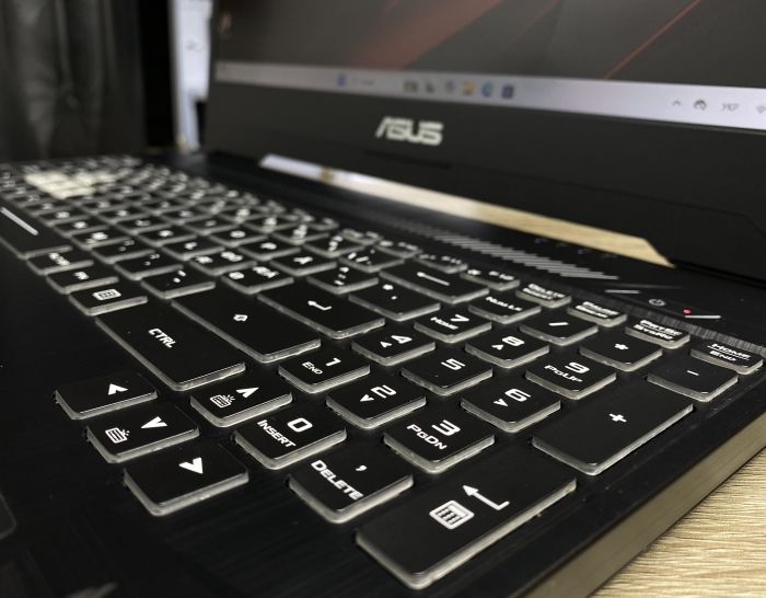 Ноутбук ASUS Tuf Ryzen 5 3550H 8Gb 512SSD GTX1050 Б/В