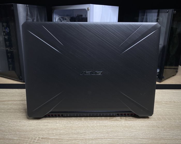 Ноутбук ASUS Tuf Ryzen 5 3550H 8Gb 512SSD GTX1050 Б/В