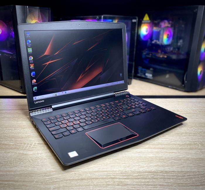 Lenovo Y520-15IKBN I5-7300HQ  8 GB  SSD 256 GB GTX 1050 Б/В