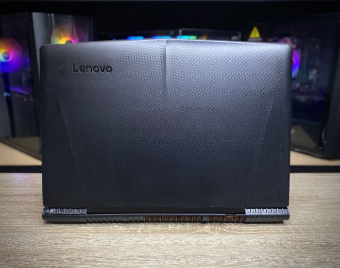 Lenovo Y520-15IKBN I5-7300HQ  8 GB  SSD 256 GB GTX 1050 Б/В