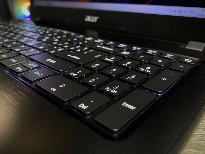 Ноутбук Acer ( F5-573 FHD ) i5-7200U 8Gb 250SSD Nvidia 940MX Б/В