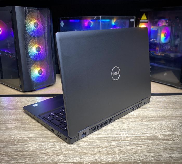 Ноутбук Dell 5580 i5-6440HQ 8Gb 256SSD Nvidia 940MX Б/В