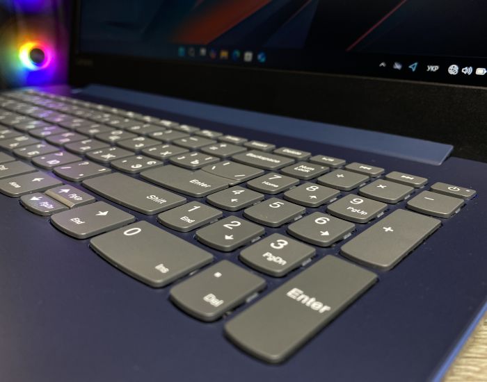 Ноутбук Lenovo ( Pentium 4415U ) 8Gb 256SSD MX110 Б/В