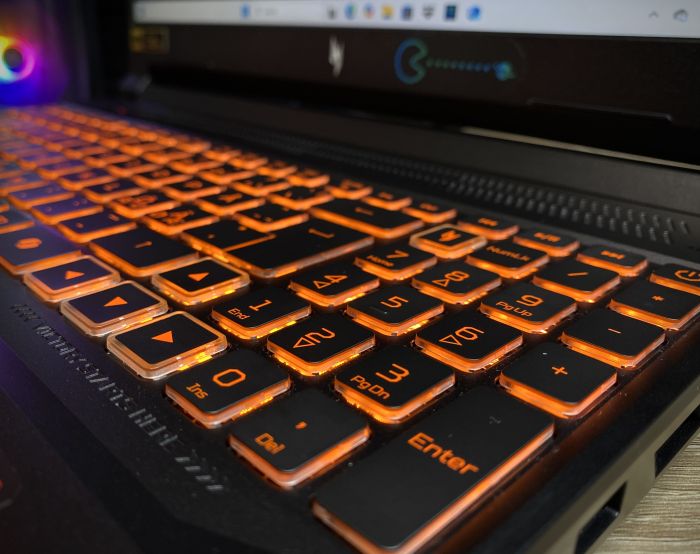 Ноутбук Acer Nitro v16 ( Ryzen 5 8645HS ) 16Gb 1Tb SSD RTX4050 - 6 Gb Б/В