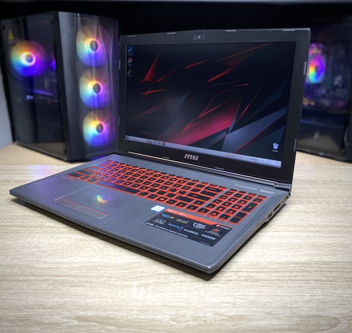 Ноутбук MSI I5-8300H 8Gb 1Tb SSD GTX1050 Б/В