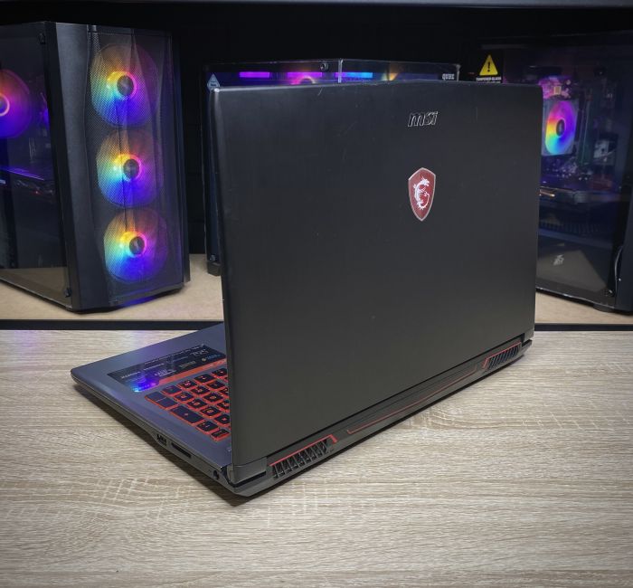 Ноутбук MSI I5-8300H 8Gb 1Tb SSD GTX1050 Б/В