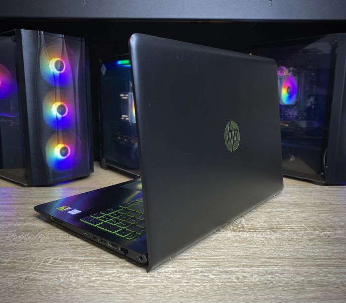 Ноутбук HP Pavilion  i5-7300HQ 8Gb 128Gb SSD 1Tb HDD GTX1050 Б/В
