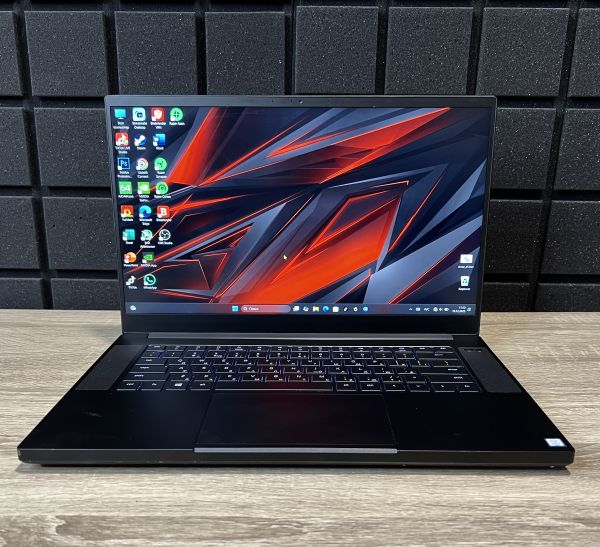 Ноутбук Razer Blade i7-8750H/32GB/512SSD/GTX1060-6GB Б/В
