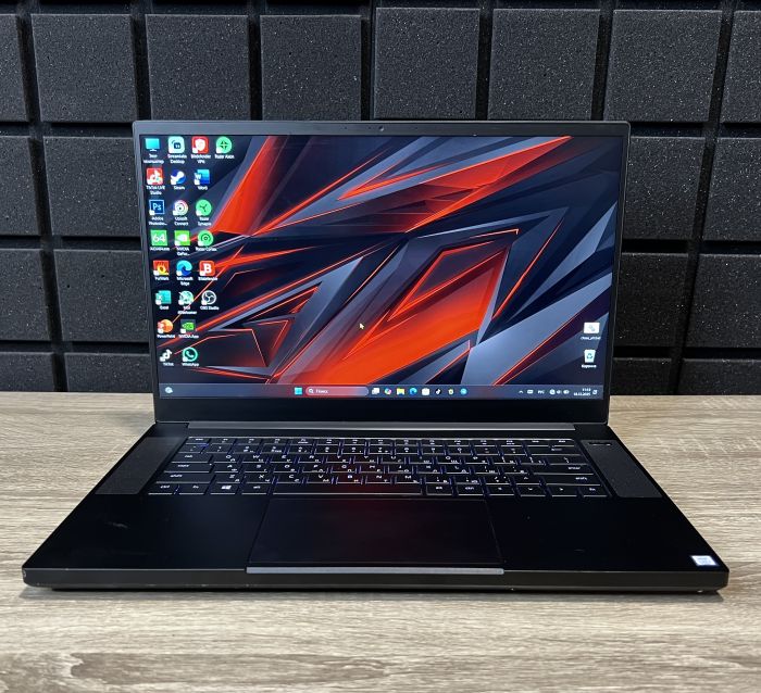 Ноутбук Razer Blade i7-8750H/32GB/512SSD/GTX1060-6GB Б/В