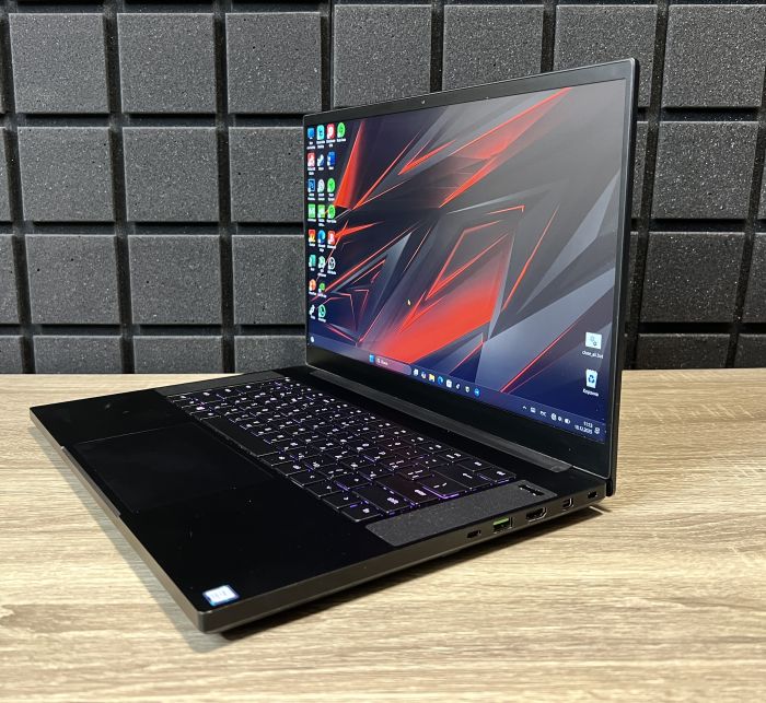 Ноутбук Razer Blade i7-8750H/32GB/512SSD/GTX1060-6GB Б/В