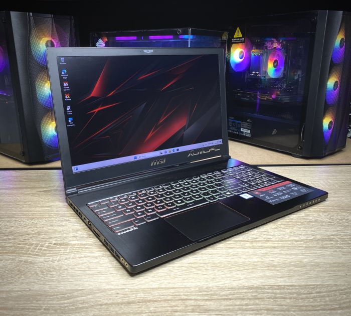 Ноутбук MSI I7-6920HQ 16Gb 256SSD GTX1060-6Gb Б/В