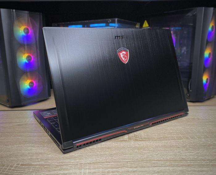 Ноутбук MSI I7-6920HQ 16Gb 256SSD GTX1060-6Gb Б/В