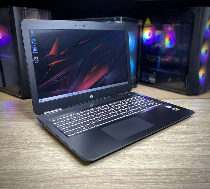 Ноутбук HP Pavilion i5-7200U 8Gb 256SSD GTX950M Б/В