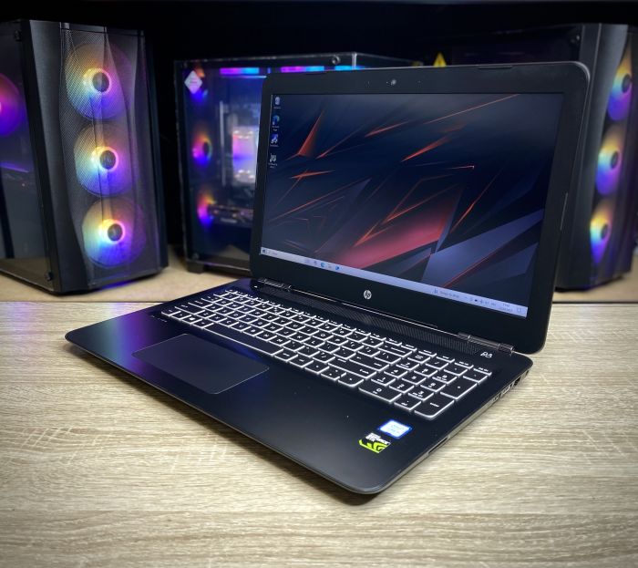 Ноутбук HP Pavilion i5-7200U 8Gb 256SSD GTX950M Б/В