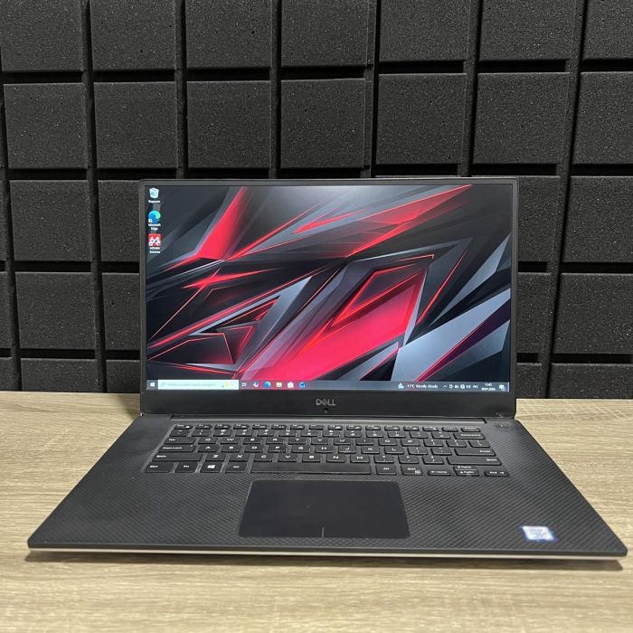 Ноутбук Dell Precision 5530 i7-8850H/16GB/1TbSSD/Quadro P1000-4Gb Б/В