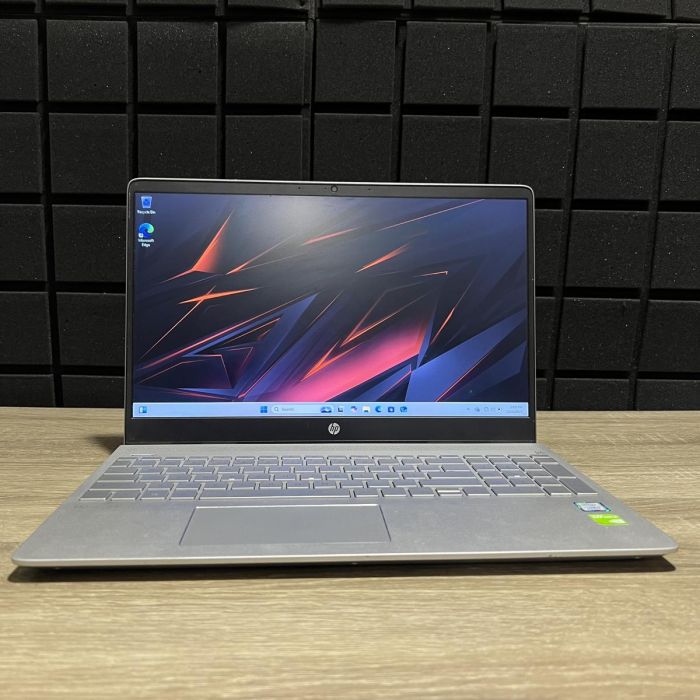 Ноутбук HP PAVILION 15 i7-8550U/8Gb/1TbHDD/940MX-2GB Б/В