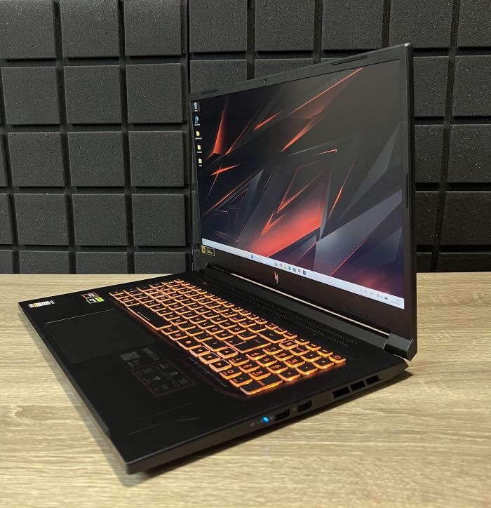 Ноутбук Acer Nitro ANV17-41 144Hz Ryzen 7 260/32Gb/1TbSSD/RTX5070-8GB (Ор.Кор) Б/В