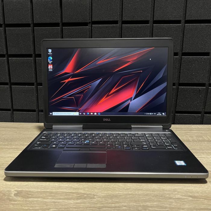 Ноутбук Dell Precision 7510 i7-6820HQ/8GB/1TbSSD/Quadro M1000M-2GB Б/В