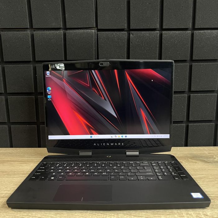 Ноутбук Dell Alienware m15 144Hz i7-8750H/16GB/512SSD/RTX2060-6GB Б/В