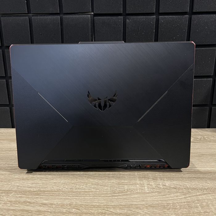 Ноутбук Asus TUF 144гц/Ryzen 5 4600H/16gb /SSD 1TB /GTX1660Ti-6Gb Б/В