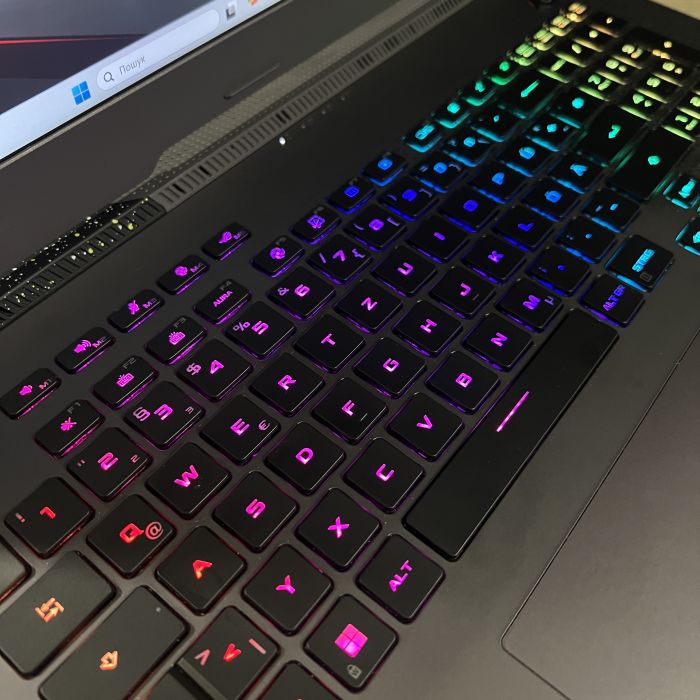 Ноутбук Asus ROG Strix 2K 240Hz ryzen 9 7845HX/16Gb/1TbSSD/RTX4060-8Gb (орк.кор) Б/В