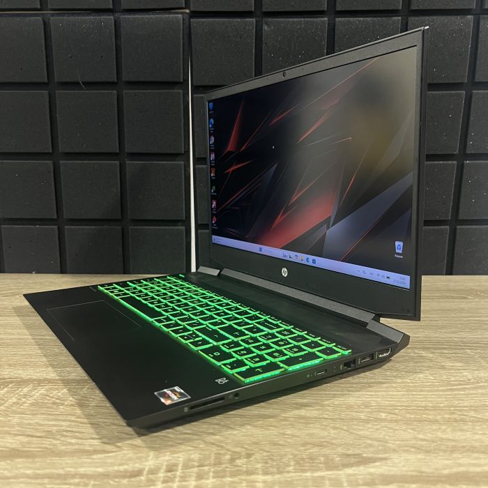 Ноутбук HP Pavilion Gaming laptop 15 ryzen 5 3550H/16GB/128SSD+1TbHDD/GTX1650 Б/В