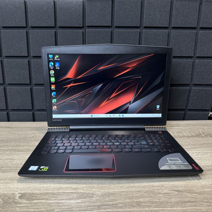 Ноутбук Lenovo Legion Y520 i5-7300HQ/8GB/250SSD/GTX1050-2GB