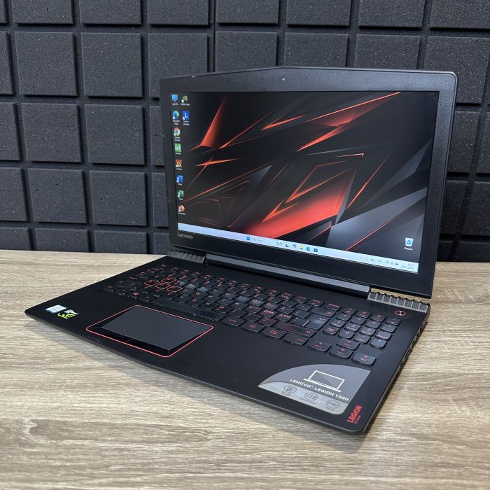 Ноутбук Lenovo Legion Y520 i5-7300HQ/8GB/250SSD/GTX1050-2GB