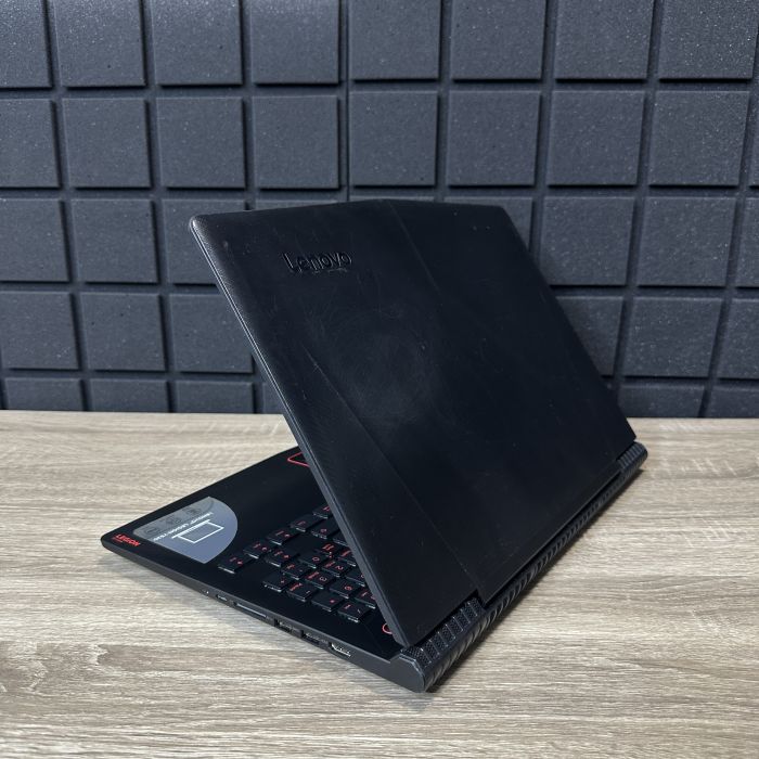 Ноутбук Lenovo Legion Y520 i5-7300HQ/8GB/250SSD/GTX1050-2GB
