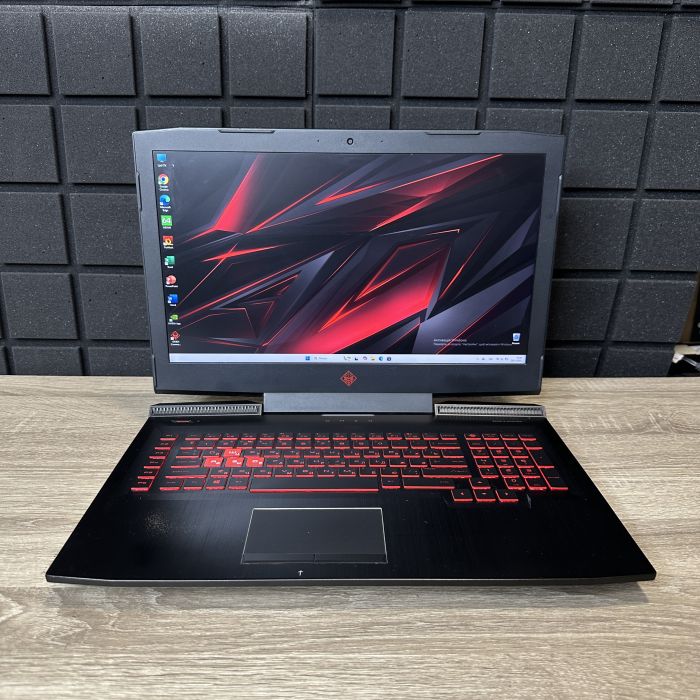 Ноутбук HP Omen 17" i7-7700HQ 16Gb 256SSD GTX1070 Б/В