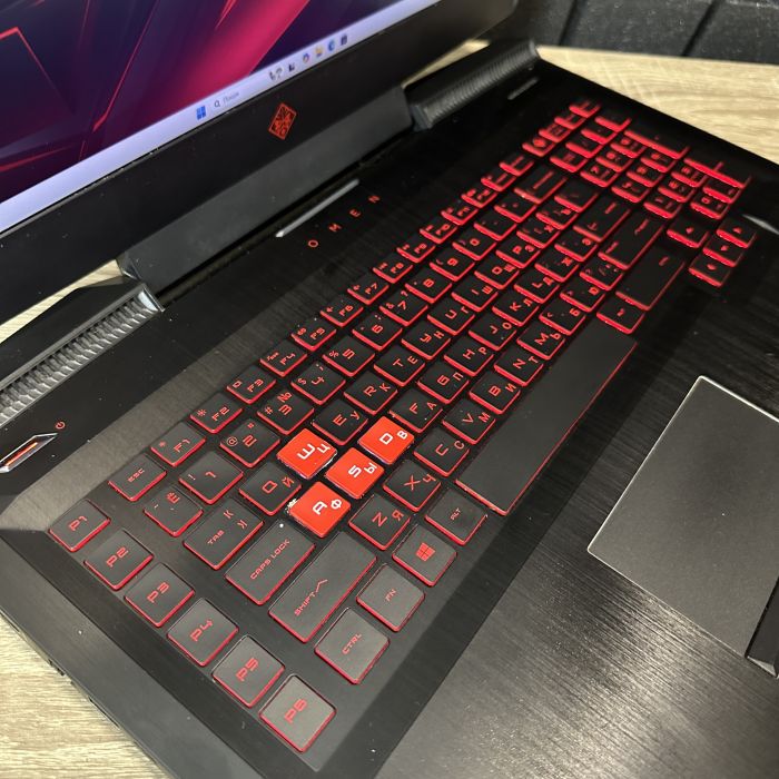Ноутбук HP Omen 17" i7-7700HQ 16Gb 256SSD GTX1070 Б/В