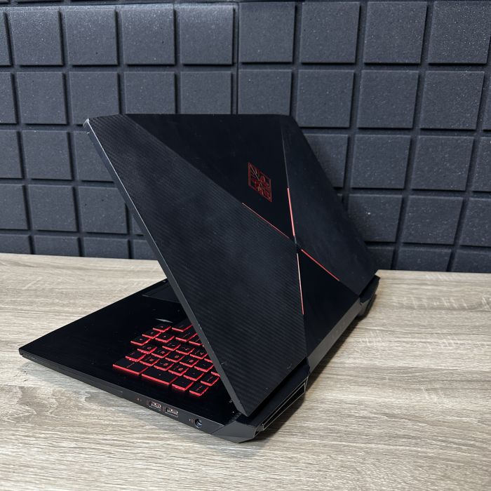 Ноутбук HP Omen 17" i7-7700HQ 16Gb 256SSD GTX1070 Б/В