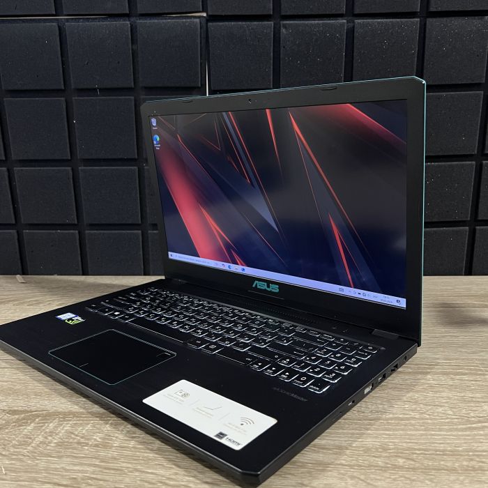 Ноутбук Asus VivoBook X570UD i5-8250U/16Gb/128SSD+1TbHDD/GTX1050-4GB Б/В