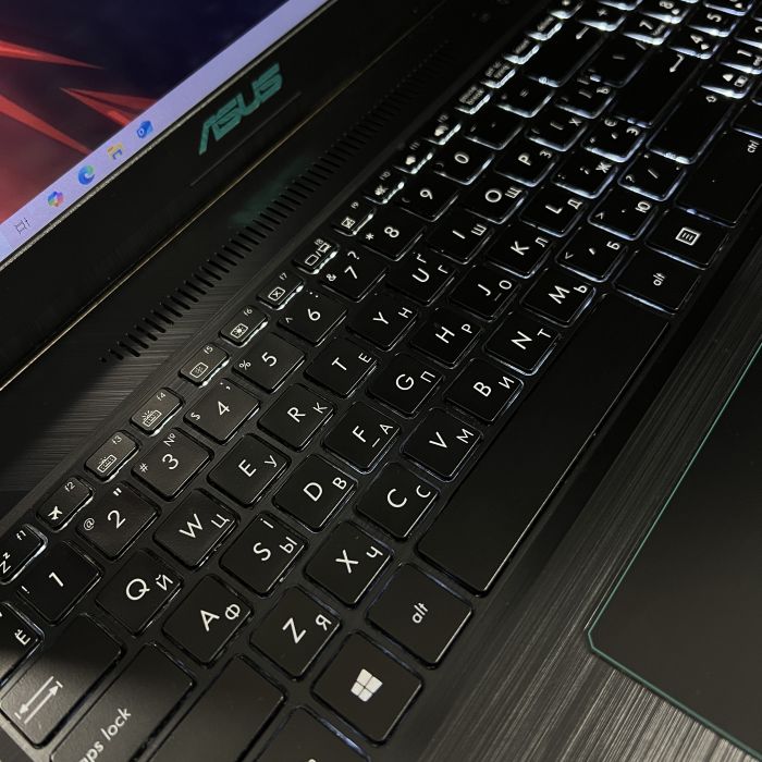 Ноутбук Asus VivoBook X570UD i5-8250U/16Gb/128SSD+1TbHDD/GTX1050-4GB Б/В