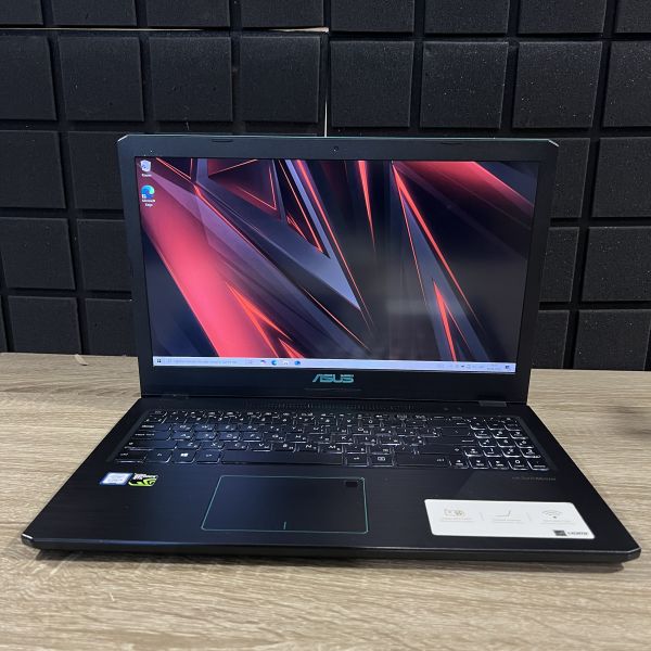 Ноутбук Asus VivoBook X570UD i5-8250U/16Gb/128SSD+1TbHDD/GTX1050-4GB Б/В