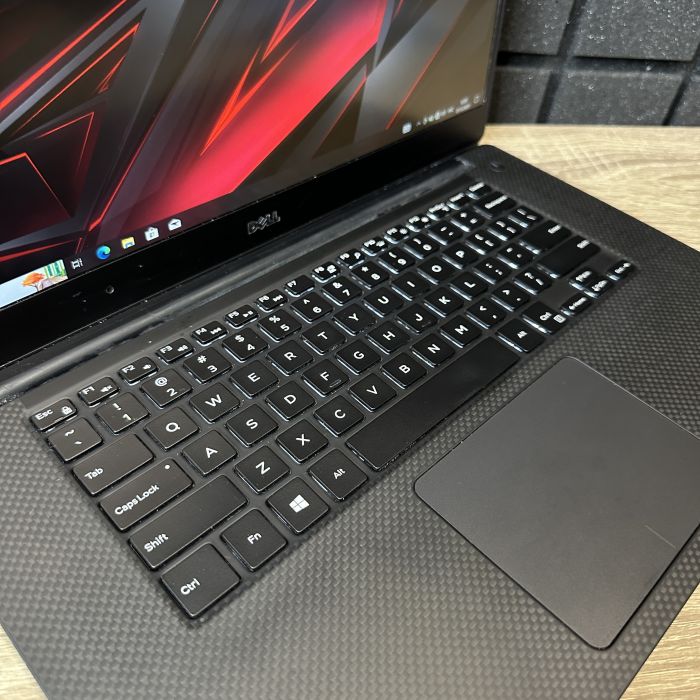 Ноутбук Dell Precision 5510 i7-6820HQ/16Gb/1tb SSD/Nvidia Quadro M1000M-2Gb Б/В