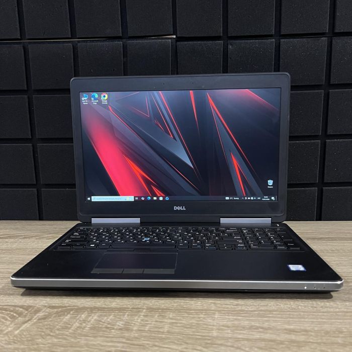 Ноутбук DELL Precision 7520 i7-6820HQ/16Gb/256SSD+1TbHDD/QUADRO M1200-4GB Б/В