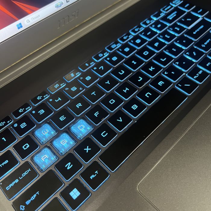 Ноутбук MSI Thin 15 B12UCX 144Hz i5-12450H/16GB/512SSD+500HDD/RTX2050-4GB Б/В