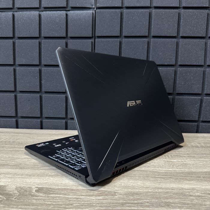 Ноутбук Asus Tuf Gaming 144Hz Ryzen 7-3750H/16GB/512SSD/RTX 2060-6GB Б/В