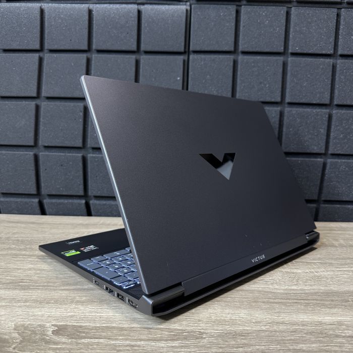 Ноутбук HP Victus 144 Hz Ryzen 7 7445HS/16GB/512SSD/RTX4050-6GB Б/В