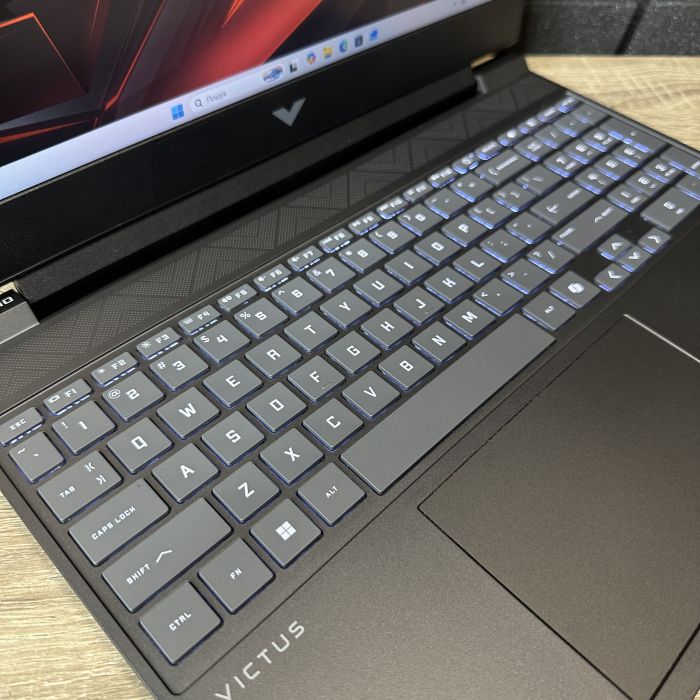 Ноутбук HP Victus 144 Hz Ryzen 7 7445HS/16GB/512SSD/RTX4050-6GB Б/В