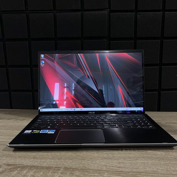 Сенсорний ноутбук ASUS Notebook Q536F i7-8565U/16GB/256SSD+2TbHDD/GTX1050MaxQ-2GB Б/В